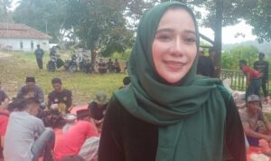 Pasca idul adha 1445 h, calon gubernur Banten ratu Ageng Rekawati Bagikan Daging Qurban