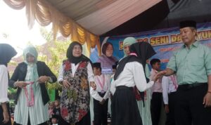 Syukuran Ahir Tahun Melalui Pentas Seni Siswa Siwi SD 02 Sangiangtanjung