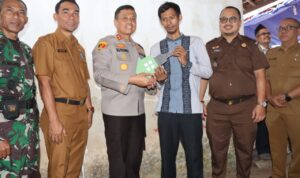 Bakti Sosial Polres Lebak, Bagikan Bansos Dan Bedah Rumah Sambut Hari Bhayangkara Ke-78