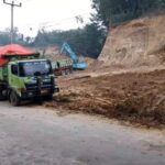 Penegak Hukum Tutup Mata, Warga Lebak Dirugikan Jalan Rusak Akibat Adanya Galian Tanah di Cigoong Selatan
