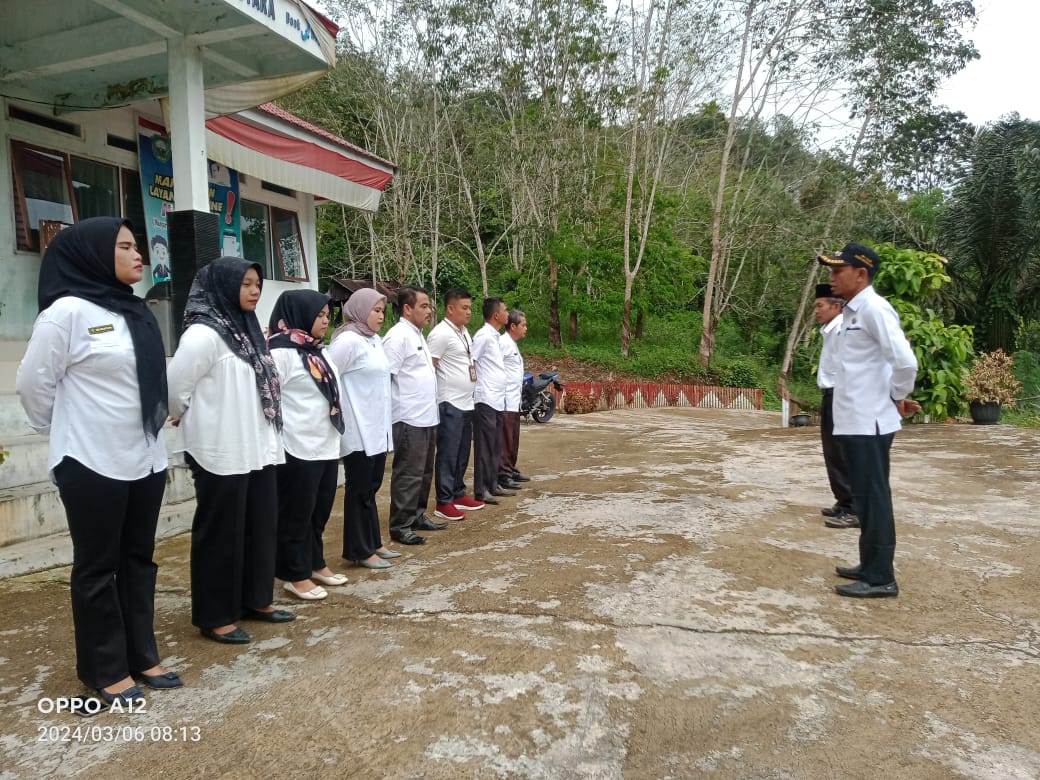 Terciduk Wartawan , Saat Wali Nagari Muhammad Fauzan Bermain Takraw