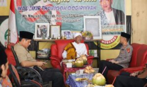 Kapolres Cilegon Silaturahim ke Ponpes Al Mubaroq Cinangka