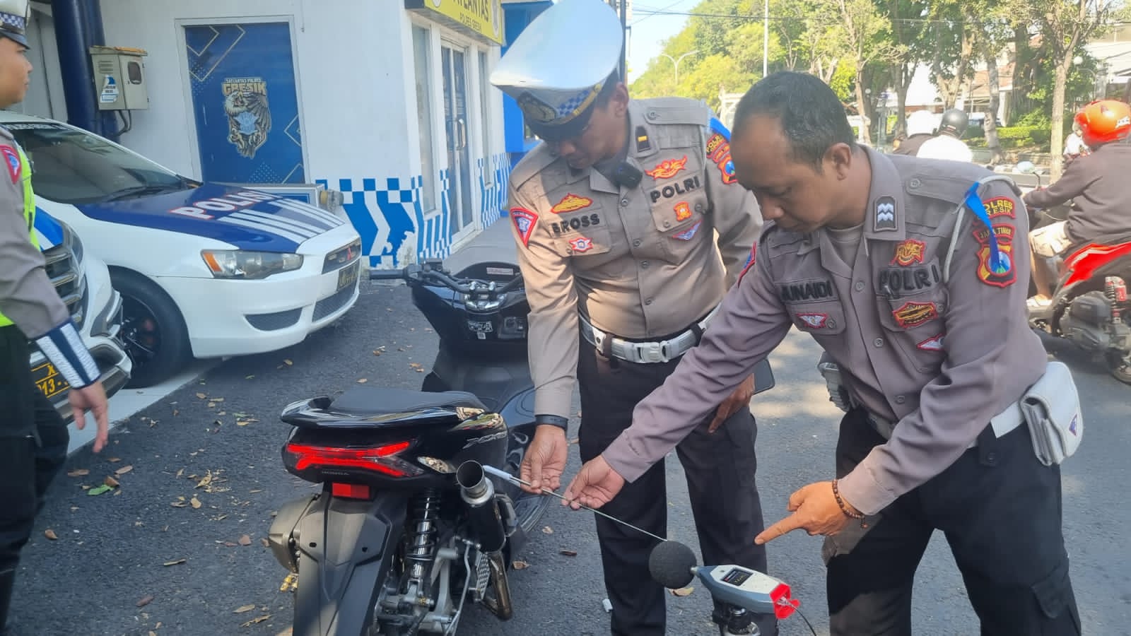 Satlantas Polres Gresik gunakan Sound Level Meter cek Kebisingan