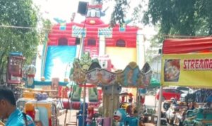 Wahana Permainan Anak di Stadion Maulana Yusuf Kota Serang Diduga Bersetatus Ilegal Wahana Permainan Anak di Stadion Maulana Yusuf Kota Serang Diduga Bersetatus Ilegal