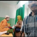 Bentuk Kepedulian, Tajul Arifin Kades Banjarsari Sambangi Warganya Yang Sakit