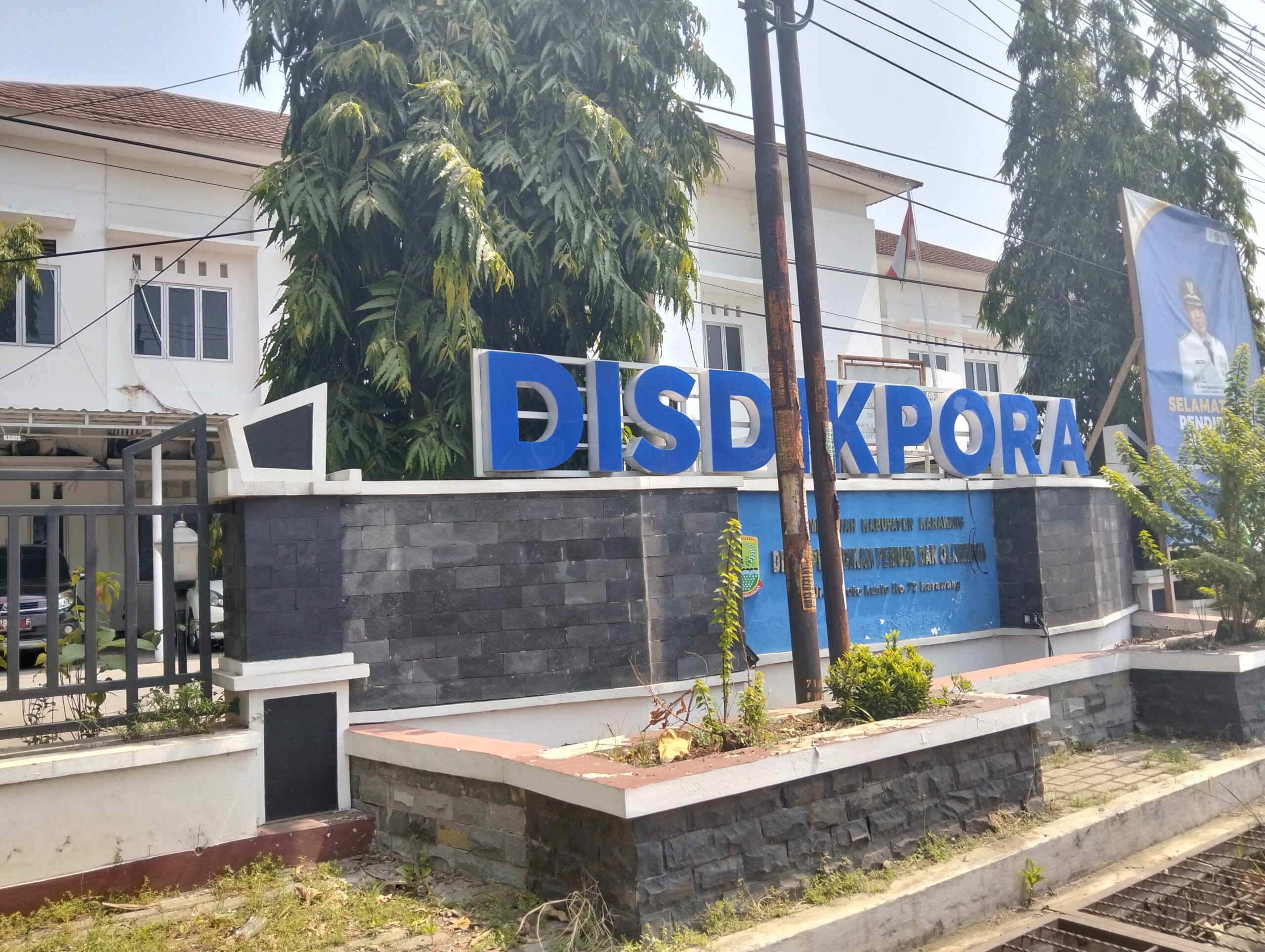 Kebijakan Tentang Pengadaan Barang/jasa pada Pembangunan/Rehabilitasi Gedung Sekolah Dasar