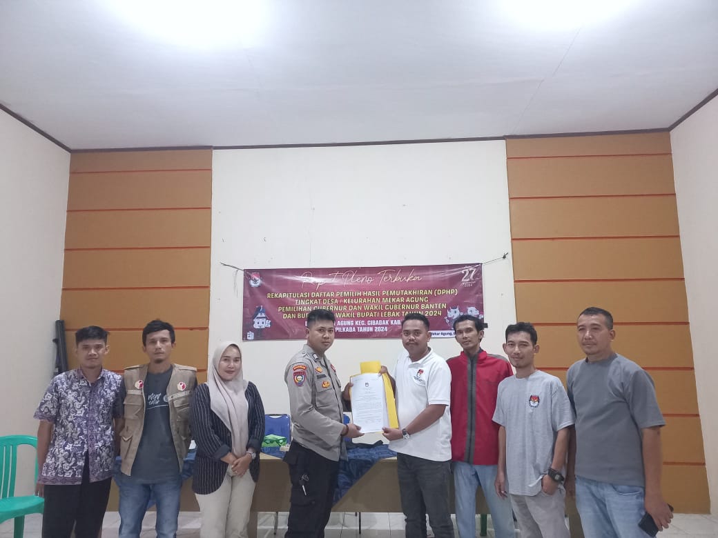 Bhabinkamtibmas Polsek Cibadak Polres Lebak laksanakan monitoring kegiatan Rapat Pleno Terbuka Rekapitulasi Daftar Hasil Pemutakhiran