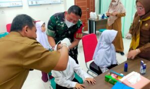 Babinsa Koramil 0602-05/Cipocok Jaya Berperan Aktif Dukung Program PIN Polio Tahap Dua Babinsa Koramil 0602-05/Cipocok Jaya Berperan Aktif Dukung Program PIN Polio Tahap Dua