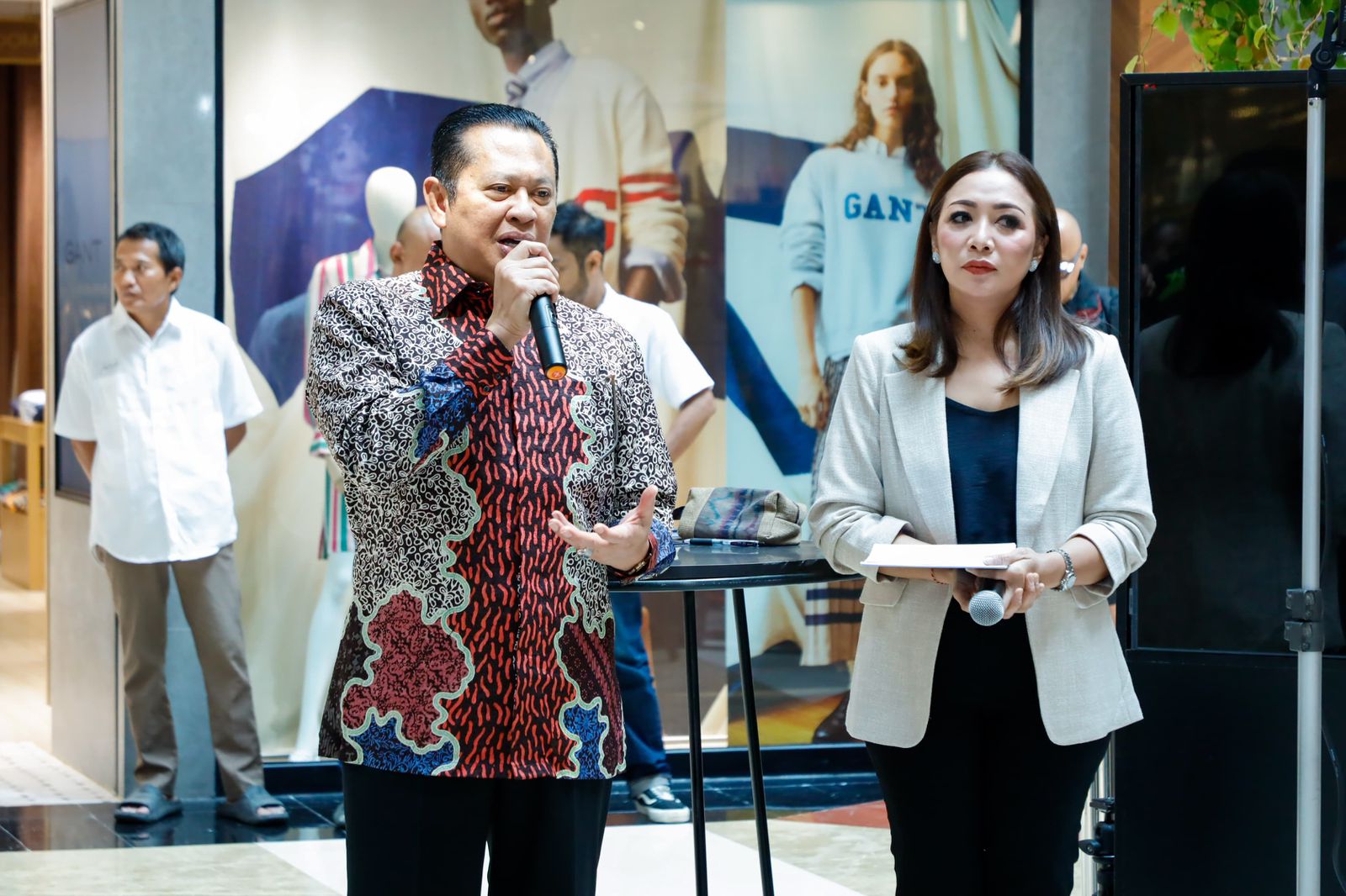 Buka Pameran Mobil Klasik Legendaris ‘Tuksedo Studio’, Bamsoet Tegaskan Miliki Mobil Ikonik Bernilai Seni Tinggi Bukan Hedon Tapi Investasi