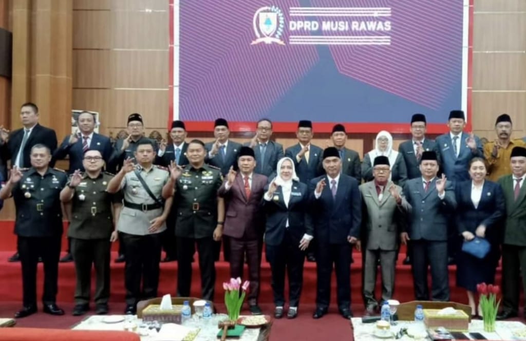 Wakapolres Musi Rawas Hadiri Paripurna DPRD Mura Dalam Rangka Mendengarkan Penyampaian Pidato Kenegaraan Presiden RI, Ir Joko Widodo