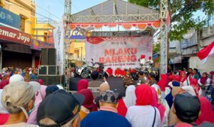 Polsek Pesantren Ambil Bagian Dalam Kegiatan Bertema “ MLAKU BARENG Jamaah Langgar Kulon “ di Ponpes Assa’idiyah Langgar Kulon Polsek Pesantren Ambil Bagian Dalam Kegiatan Bertema “ MLAKU BARENG Jamaah Langgar Kulon “ di Ponpes Assa’idiyah Langgar Kulon