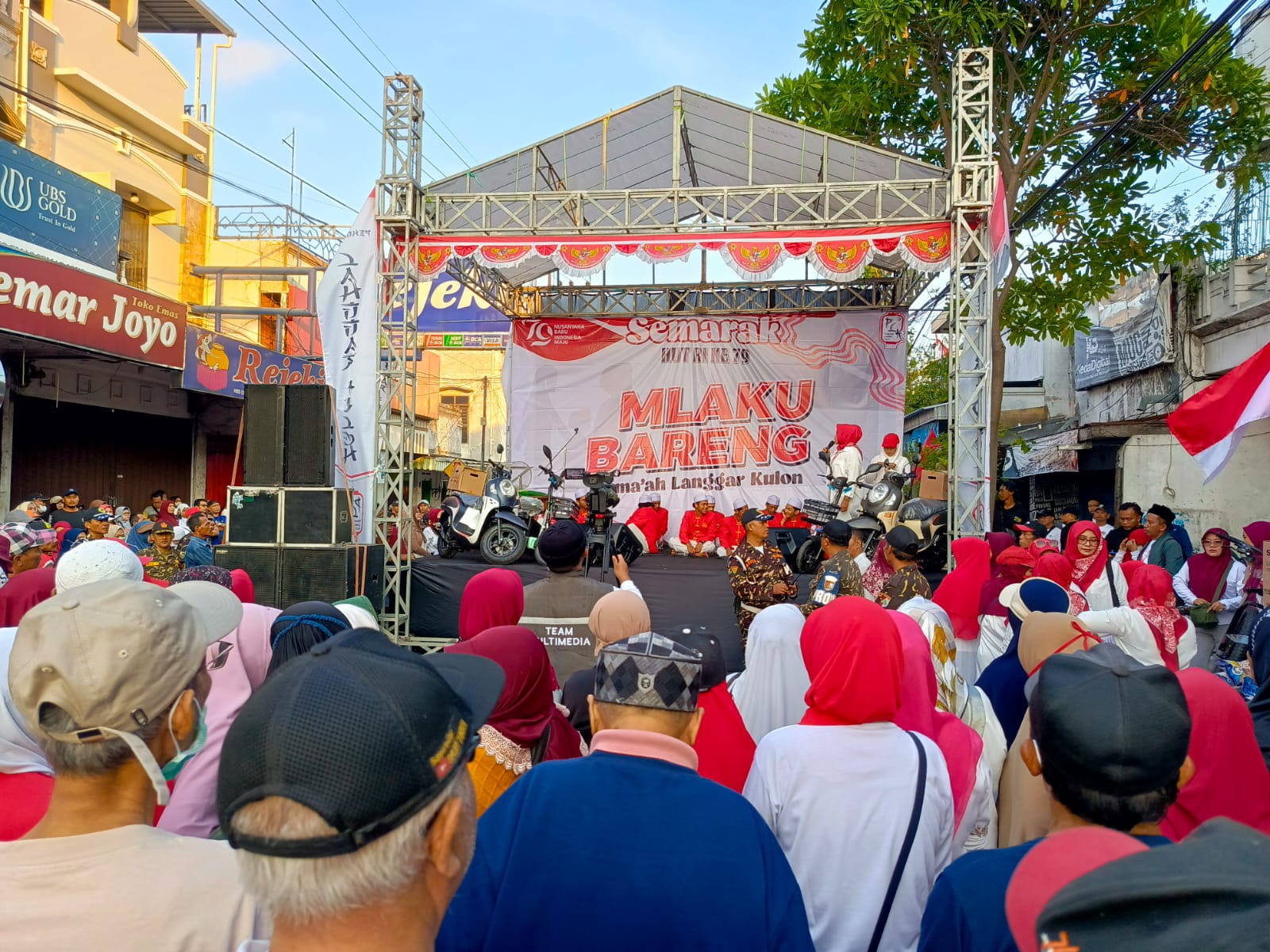 Polsek Pesantren Ambil Bagian Dalam Kegiatan Bertema “ MLAKU BARENG Jamaah Langgar Kulon “ di Ponpes Assa’idiyah Langgar Kulon