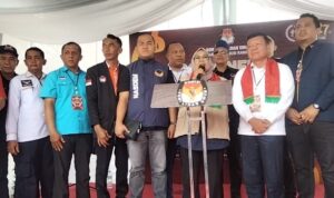 Partai Nasdem dan Sembilan Partai Pendukung Lengkapi Berkas Hj. Suwarti H. Thamrin Hasan Melenggang Maju di Pilkada Musi Rawas Partai Nasdem dan Sembilan Partai Pendukung Lengkapi Berkas Hj. Suwarti H. Thamrin Hasan Melenggang Maju di Pilkada Musi Rawas