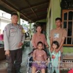 Polres Lubuk Linggau Berikan Bantuan Kursi Roda Baru Kepada Aisyah