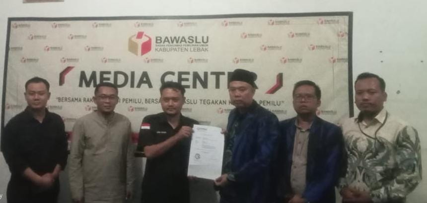 Ormas Badak Banten Laporkan Dugaan Temuan Pelanggaran Pilkada Lebak, ke Bawaslu.