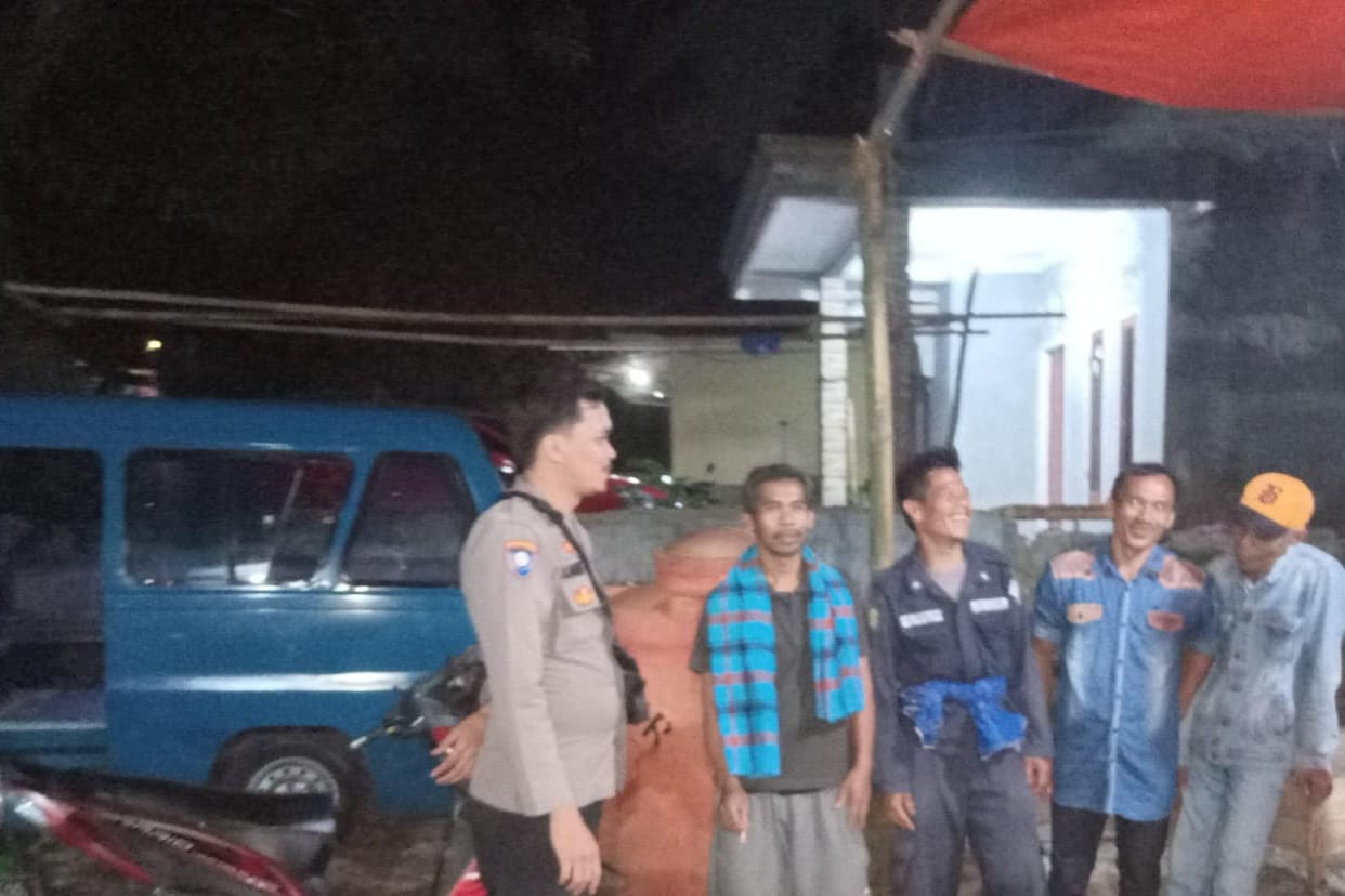 Anggota Polsek Cipanas Giat Patroli Dialogis Ke Pemukiman Warga