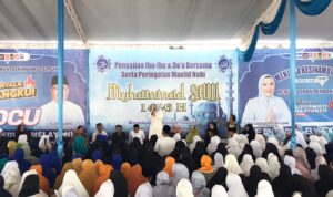 Ribuan Jemaah Menghadiri Acara Untuk Berdoa Bersama dan Pengajian Akbar