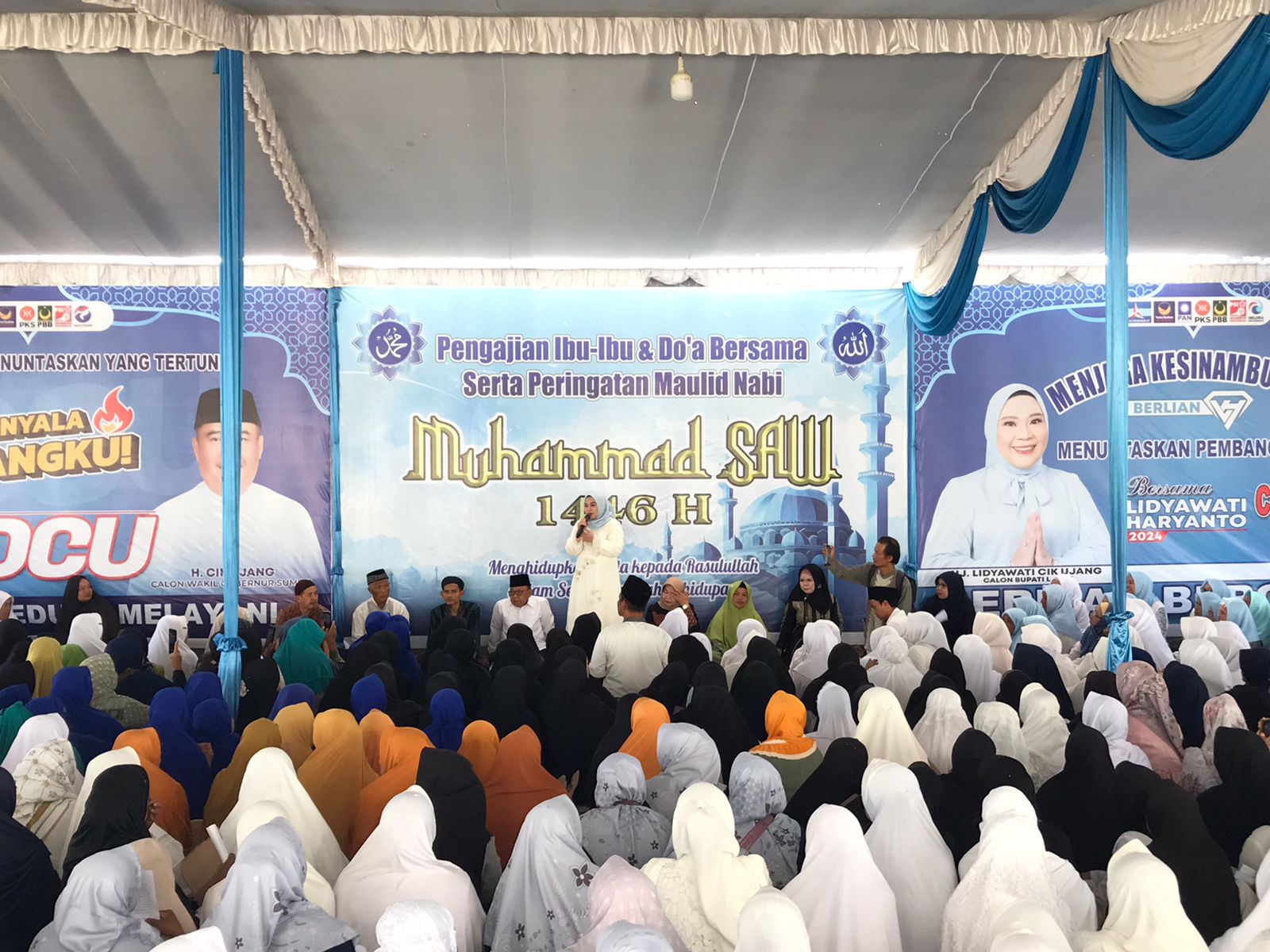 Ribuan Jemaah Menghadiri Acara Untuk Berdoa Bersama dan Pengajian Akbar
