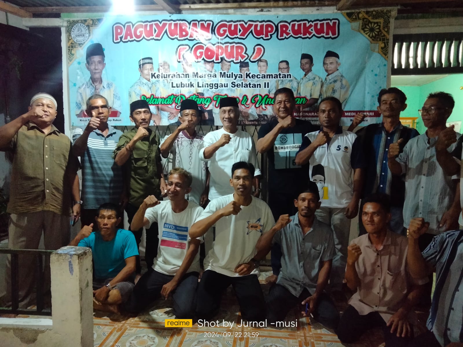 Rustam Effendi Beri Bantuan ke Paguyuban Guyup Rukun
