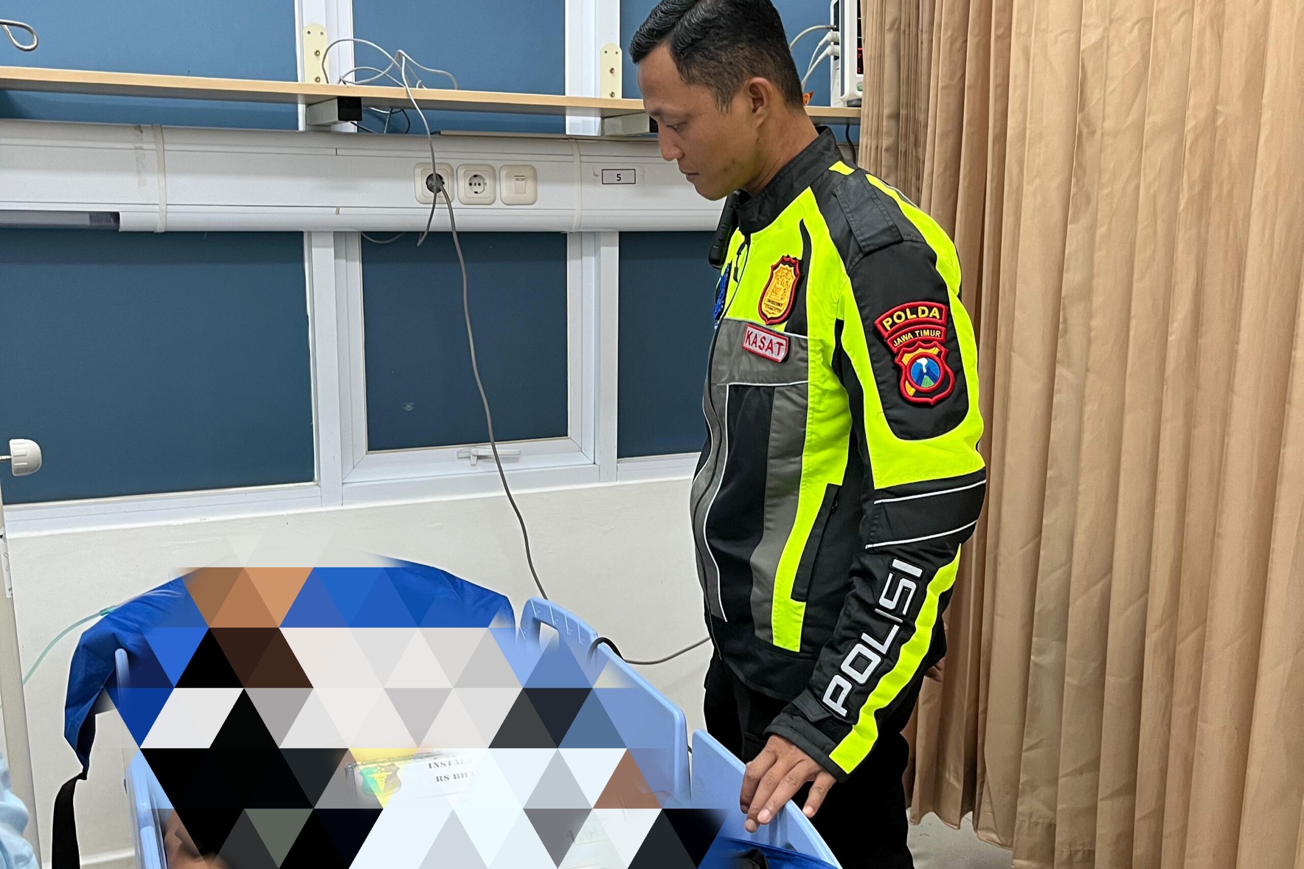 Quick Respon Kasatlantas Polres Kediri Kota Datangi dan Olah TKP Laka Tunggal