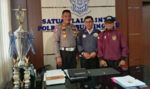 Kasat Lantas Polres Lubuklinggau Terima Audensi Dua Ketua Organisasi Profesi Kewartawanan Kasat Lantas Polres Lubuklinggau Terima Audensi Dua Ketua Organisasi Profesi Kewartawanan