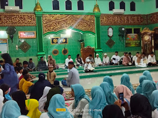 H. Rachmat Hidayat atau yang akrab disapa Yoppy Karim, Hadir Di Tengah Jemaah Masjid Jami’ Al Falah Taba Pingin Kec. Lubuklinggau Selatan II