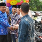 Kehadiran H Cik Ujang Ditengah – Tengah Masyarakat Dimana Pun Berada Sangat Di Elu Elukan Dan Dinantikan