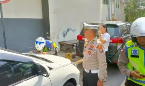 Sebabkan Kemacetan, Parkir Liar di Jam Sibuk Ditindak Satlantas Polres Kediri Kota Sebabkan Kemacetan, Parkir Liar di Jam Sibuk Ditindak Satlantas Polres Kediri Kota