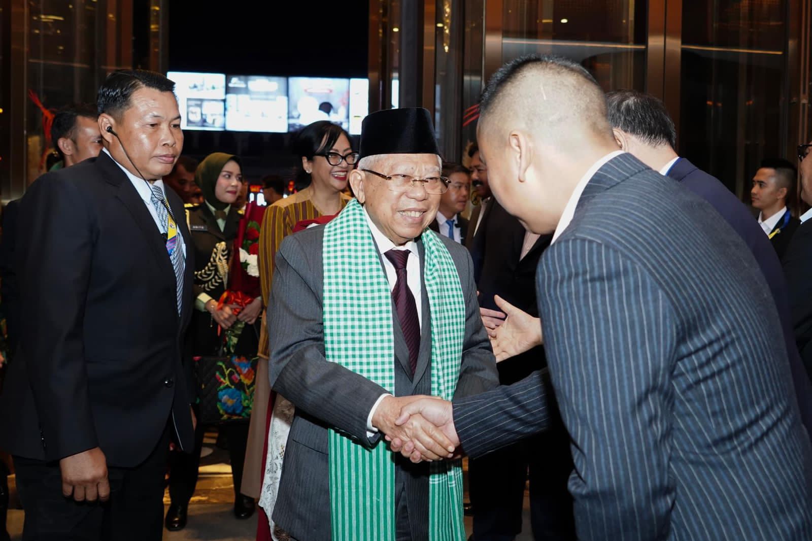 KH.Maruf Amin Di Sambut Mentri Kehutanan Dan Mentri Pertanian