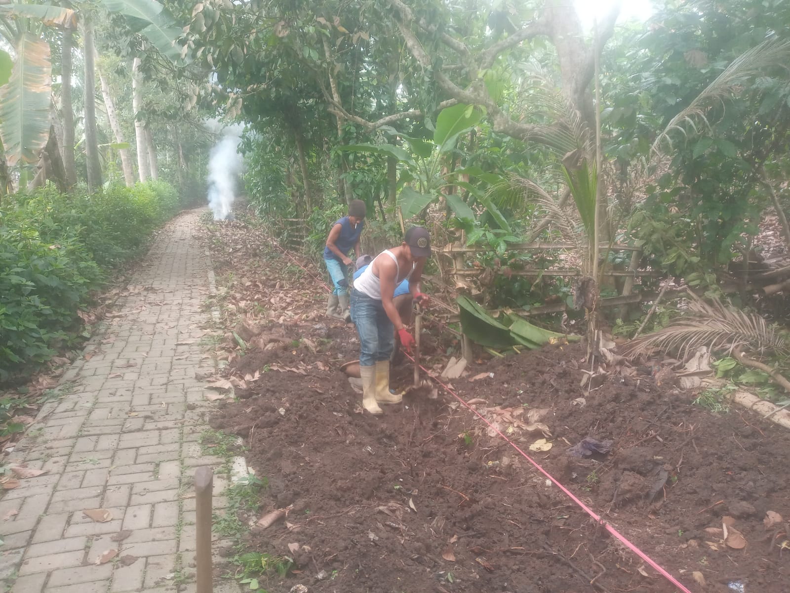 Pekerjaan Drainase U-Ditch Beton di Kampung Cikupa Diduga Proyek Siluman