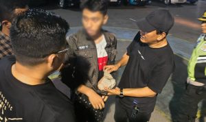 Polres Kediri Kota Intensifkan Razia Cipta Kondisi Jelang Pilkada 2024 : Polisi Temukan Miras dan Pecahan Batu Bata Polres Kediri Kota Intensifkan Razia Cipta Kondisi Jelang Pilkada 2024 : Polisi Temukan Miras dan Pecahan Batu Bata