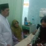 Sukardi Calon Wabup Kunjungi Pasien Rumah Sakit Pasien Meras Terobati