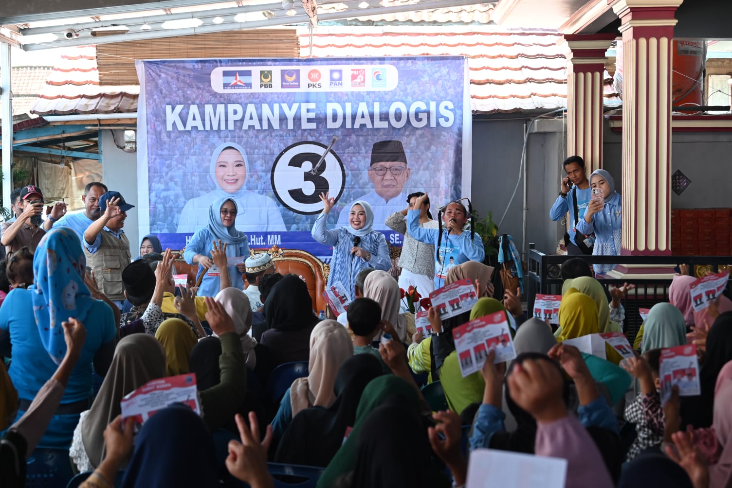 Warga Desa Suka Cinta dan Negeri Agung Membludak Hadiri Kampanye Dialogis Calon Bupati Lahat Hj Lidyawati