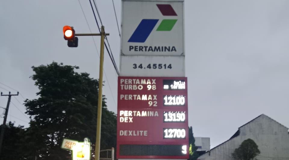 Terciduk Mafia Diduga Pemain Solar Biasa Mengambil Solar Ke SPBU 34.45514 Desa Caracas, untuk Dijual Dengan Harga Rp.8500/Liter