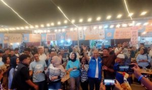 Herman Deru dan Yoppy Karim Kumpul Bareng di angkringan selampari food court Bersama Generasi Milenial dan Gen Z