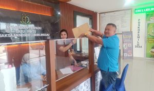 Diduga korupsi ketua LSM penjara laporkan kegiatan dinas dispora musi rawas utara ke kejaksaan negeri lubuk linggau. Diduga korupsi ketua LSM penjara laporkan kegiatan dinas dispora musi rawas utara ke kejaksaan negeri lubuk linggau.
