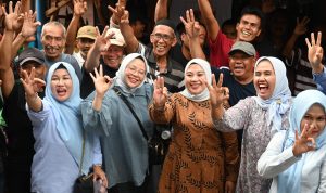 Kampanye dialogis kali ini Calon Bupati Lahat nomor urut 3, Hj Lidyawati, kembali menegaskan program yang tentunya dibutuhkan masyarakat Kabupaten Lahat. Kampanye dialogis kali ini Calon Bupati Lahat nomor urut 3, Hj Lidyawati, kembali menegaskan program yang tentunya dibutuhkan masyarakat Kabupaten Lahat.