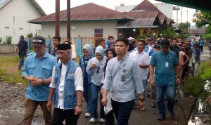 10 Tahun Dianaktirikan, Warga Siring Agung Kompak Dukung Yoppy-Rustam. 10 Tahun Dianaktirikan, Warga Siring Agung Kompak Dukung Yoppy-Rustam.
