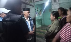 Blusukan di kelurahan Rahma, Yoppy-rustam Sempatkan menjenguk Warga Sakit. Blusukan di kelurahan Rahma, Yoppy-rustam Sempatkan menjenguk Warga Sakit.