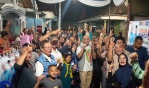 Yoppy Blusukan Di Kelurahan Dempo, Warga Harap Botak Peci Menang. Yoppy Blusukan Di Kelurahan Dempo, Warga Harap Botak Peci Menang.