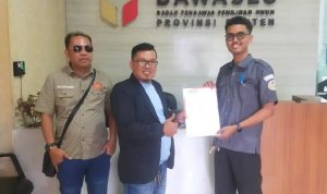 Nanang Calon Wakil Bupati Serang Di Duga Melibatkan Anggota PPS dan Istrinya Bagi-Bagi Uang & APK Nanang Calon Wakil Bupati Serang Di Duga Melibatkan Anggota PPS dan Istrinya Bagi-Bagi Uang & APK