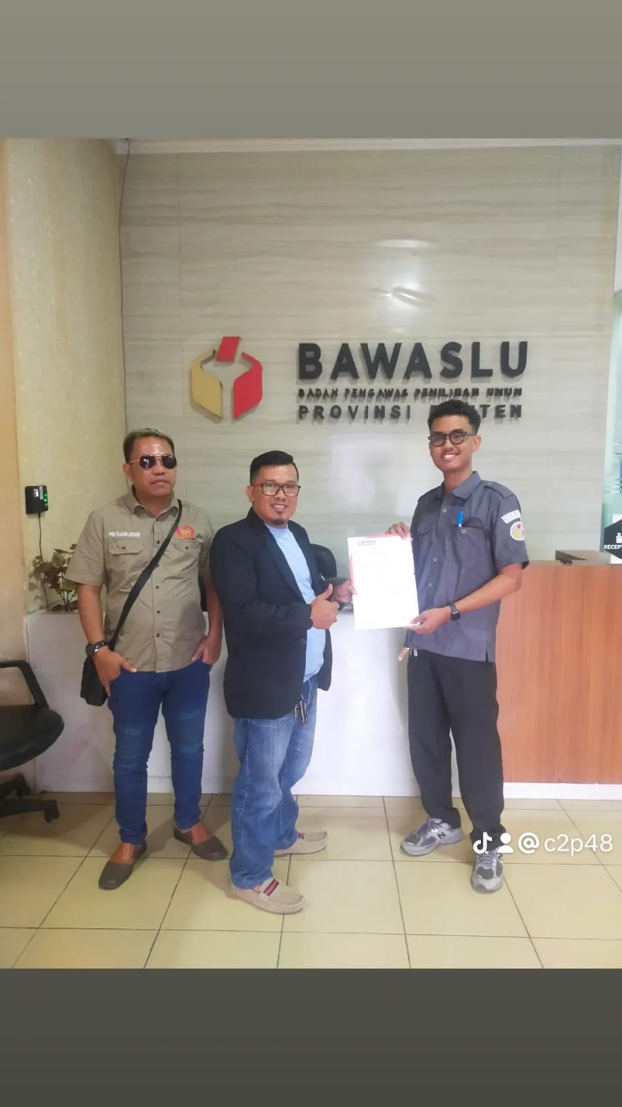 Nanang Calon Wakil Bupati Serang Di Duga Melibatkan Anggota PPS dan Istrinya Bagi-Bagi Uang & APK 