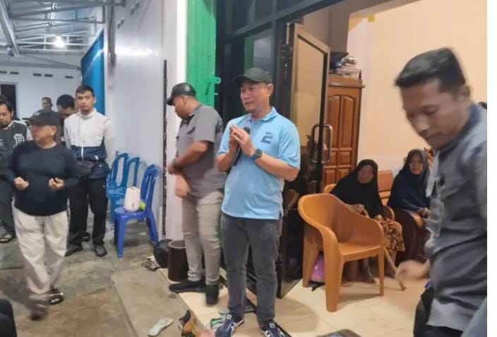 Hujan Deras Tak Halangi Kampanye Blusukan Pasangan YOKteRUS Nomor Urut 2.