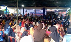 Warga Siring Agung Makin Mantap Pilih Botak Peci. Warga Siring Agung Makin Mantap Pilih Botak Peci.