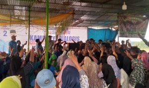 Warga Tanjung Harapan Berharap Yoppy-Rustam Bangun Jalan dan Fasilitas Umum yang Layak. Warga Tanjung Harapan Berharap Yoppy-Rustam Bangun Jalan dan Fasilitas Umum yang Layak.