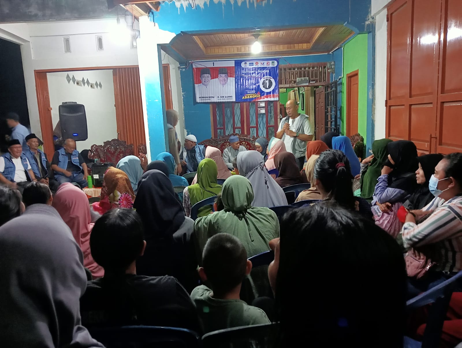 Blusukan Temui Emak – emak Botak – Peci : Program Kami Bantuan Untuk Masyarakat Bukan Pinjaman