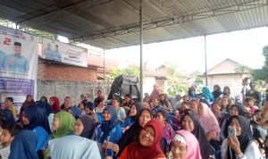 Emak – emak Lubuk Tanjung Siap Menangkan Yoppy Rustam