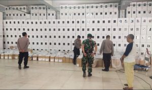 Gowa Bersama TNI Perketat Pengamanan Gudang Logistik KPU Gowa Gowa Bersama TNI Perketat Pengamanan Gudang Logistik KPU Gowa