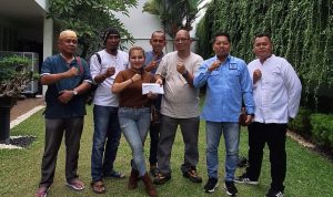Pemberian Reward Kepada Tim Operasi Tangkap Tangan Berlangsung Di Kediaman Walikota Terpilih Uang Sebanyak 22 Juta Rupiah Pemberian Reward Kepada Tim Operasi Tangkap Tangan Berlangsung Di Kediaman Walikota Terpilih Uang Sebanyak 22 Juta Rupiah