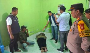 Diduga Sakit Asma, Polsek Tugumulyo Polres Musi Rawas Sigap Evakuasi Jenazah Kakek di Warung Makan “Wilza”